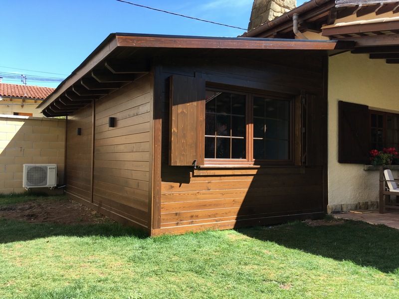 Ampliació de vivenda feta amb fusta rustica