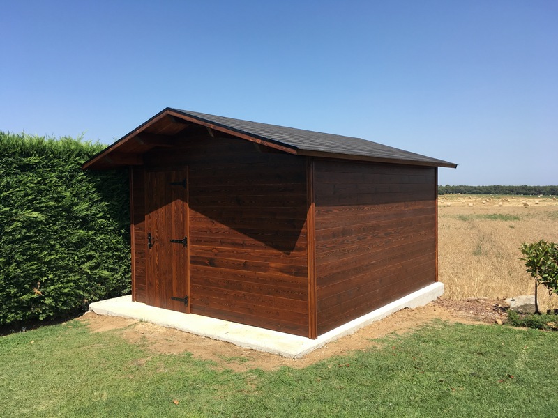 Construcció casa de fusta per jardí a Figueres