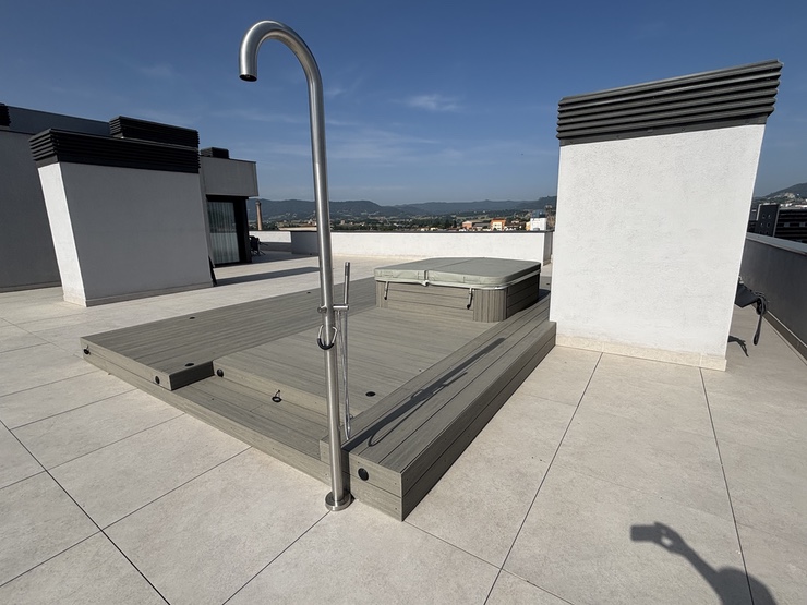 Tarimes de fusta a mida: Exteriors i Interiors